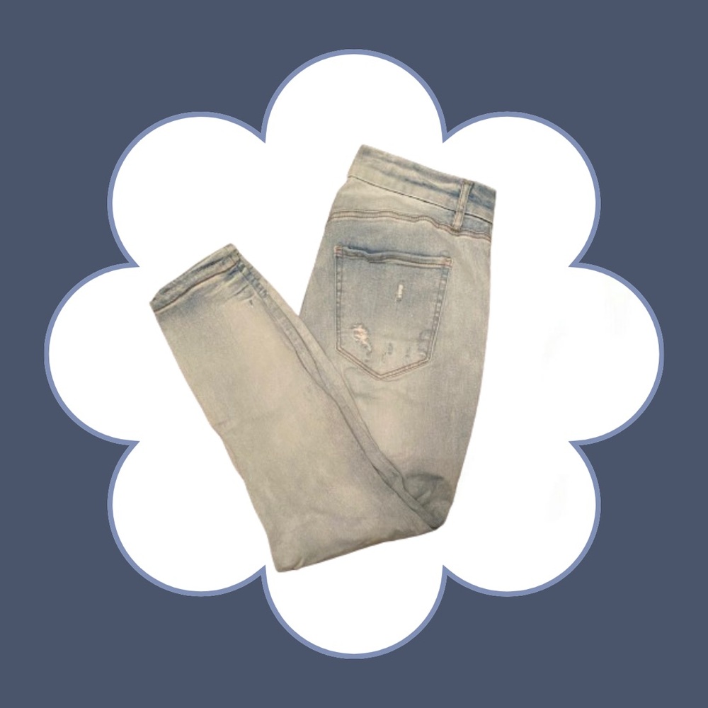 Rue21 High Rise Light Wash Skinny Jeans